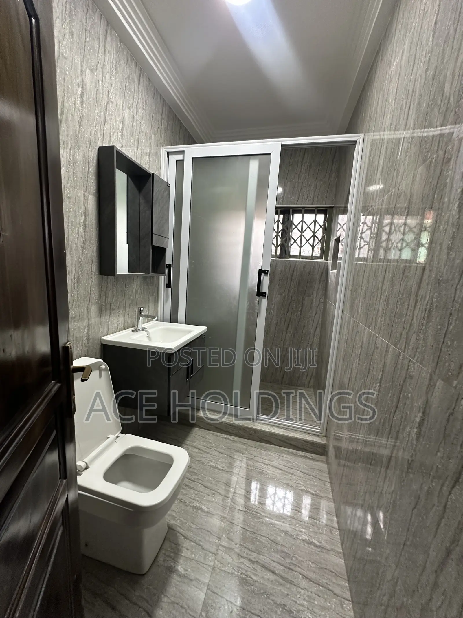 4bdrm House in School Junction for rent