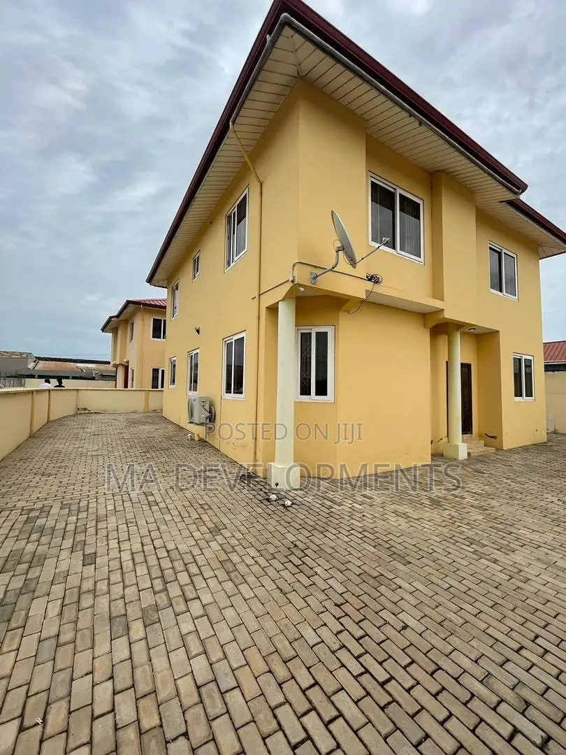 3bdrm House in Madev Realty, Achimota for rent