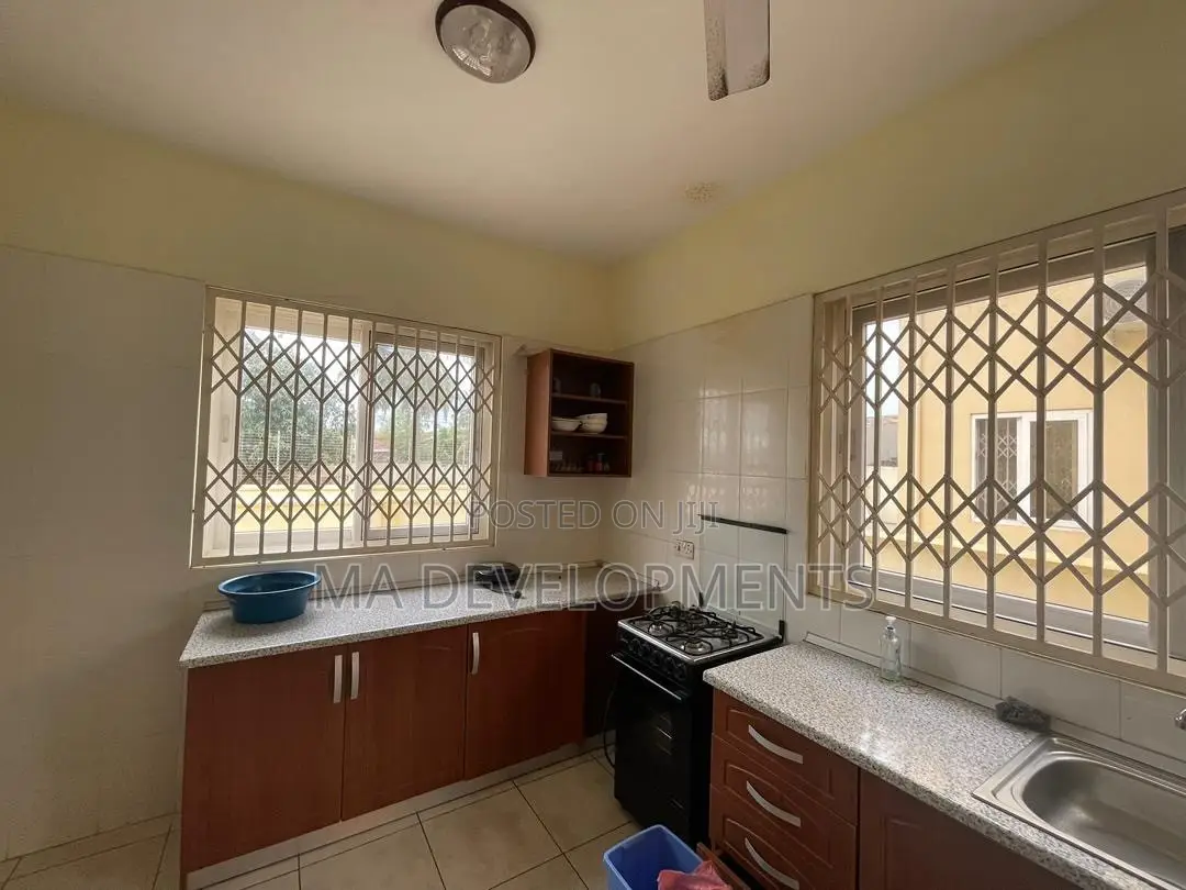 3bdrm House in Madev Realty, Achimota for rent