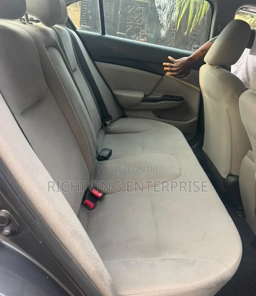Honda Civic Sedan LX 2013 Gray