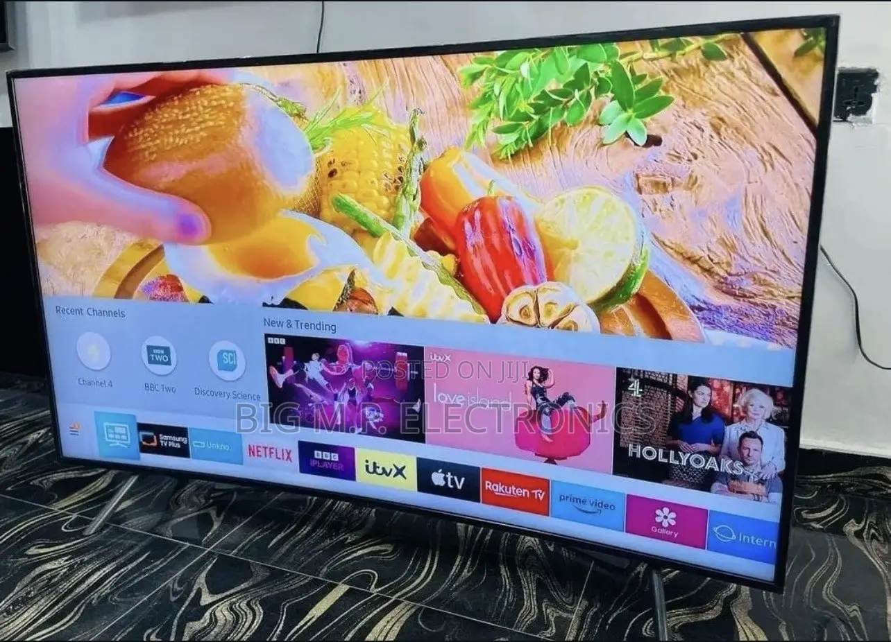 Samsung 49” Curve TV. Smart Digital Satellite. Series7 UHD Display.