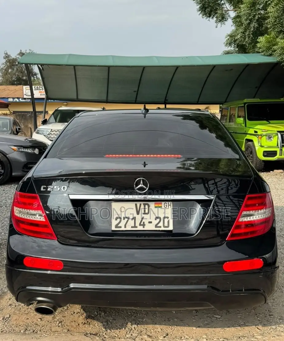 Mercedes-Benz C250 2014 Black