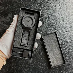 Aura Men’S Watch With Arabic Numerals