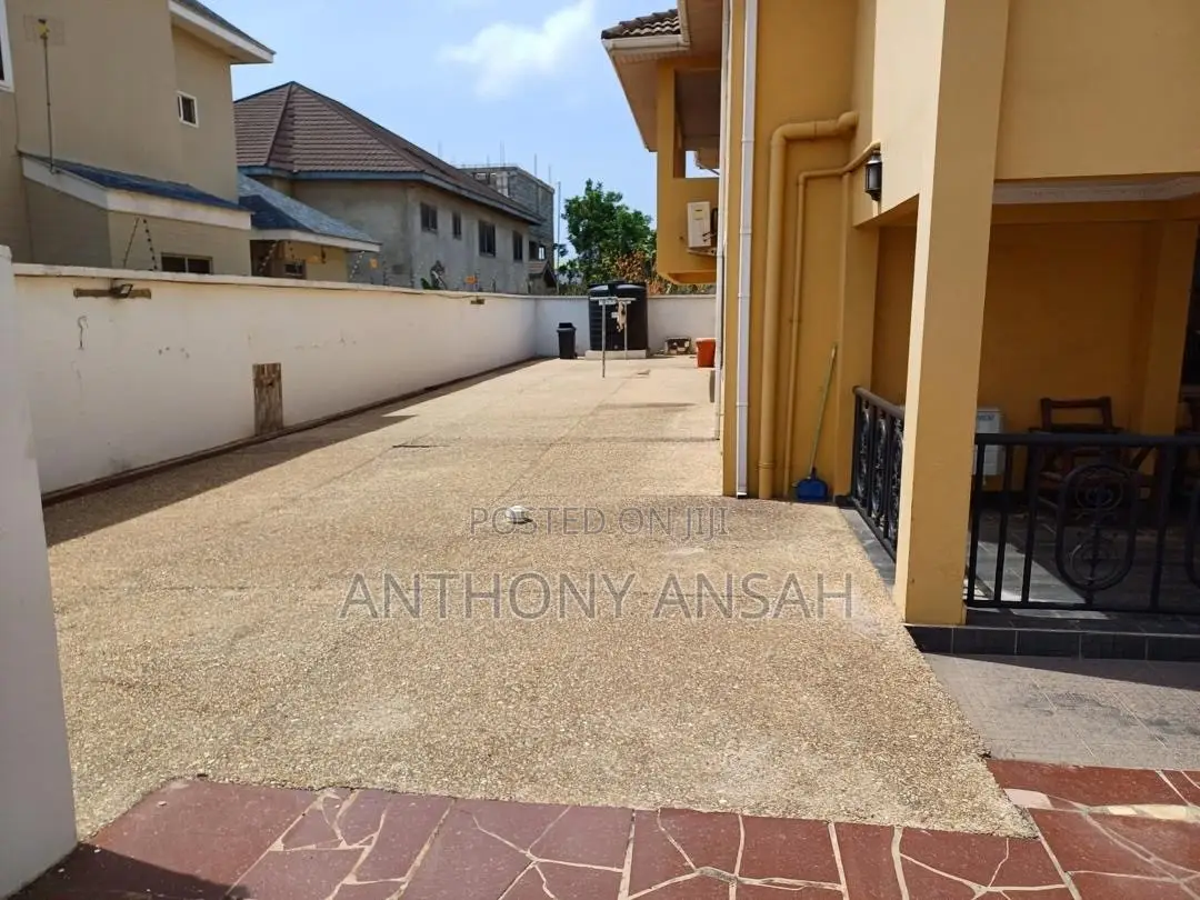 7bdrm House in Spintex for sale