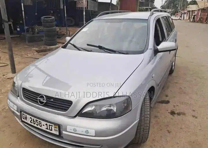 Opel Astra 1.6 Caravan 2006 Silver