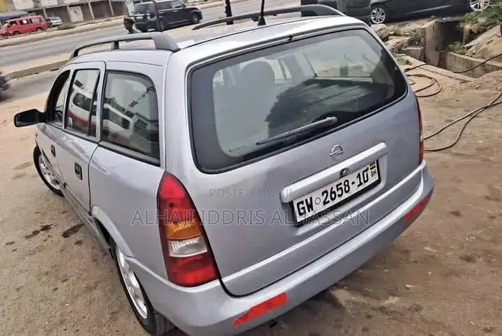 Opel Astra 1.6 Caravan 2006 Silver