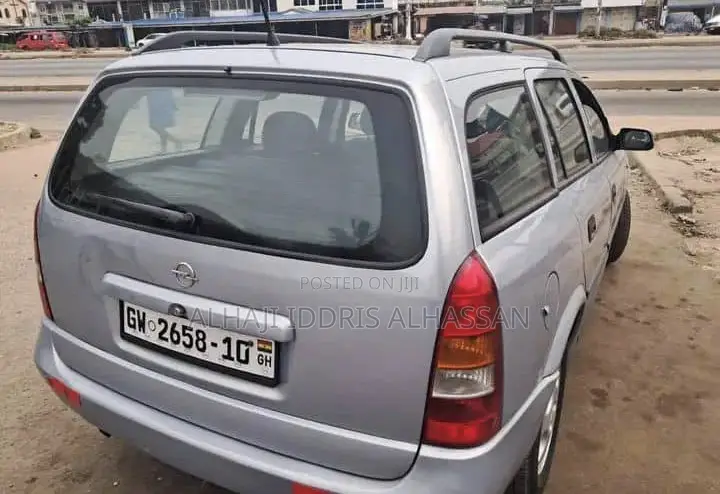 Opel Astra 1.6 Caravan 2006 Silver