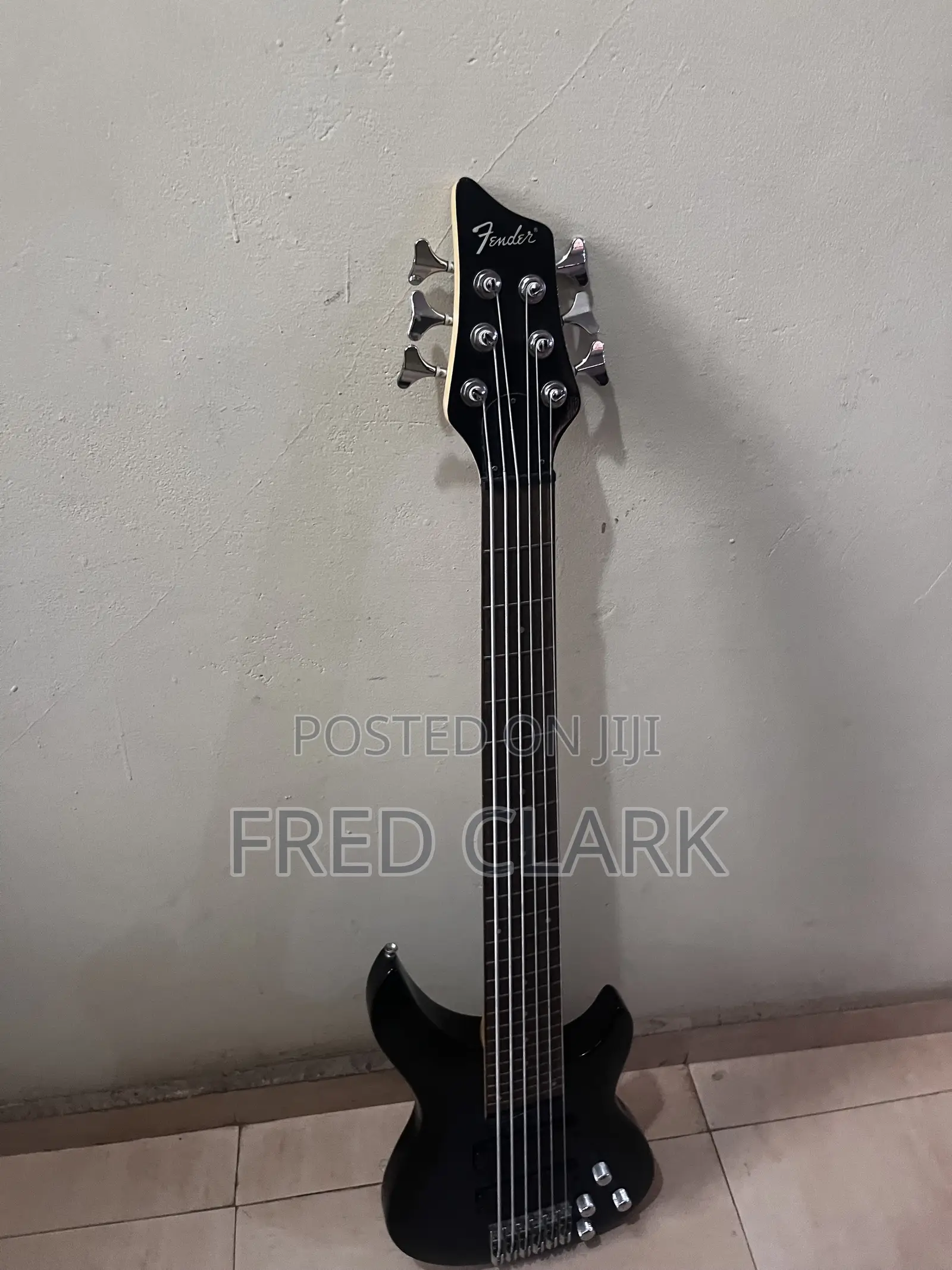 6 Strings Electric Base Guitar