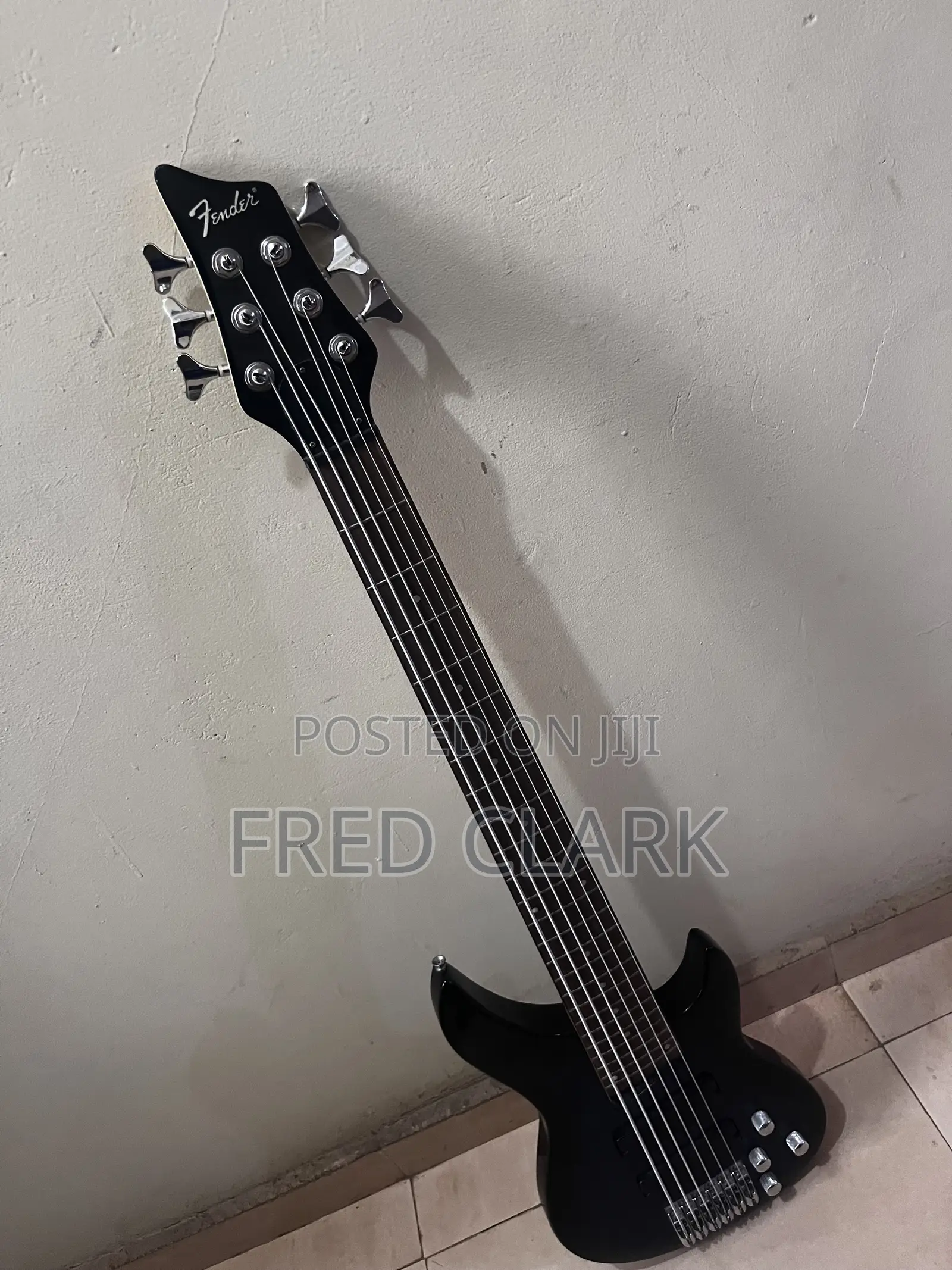 6 Strings Electric Base Guitar