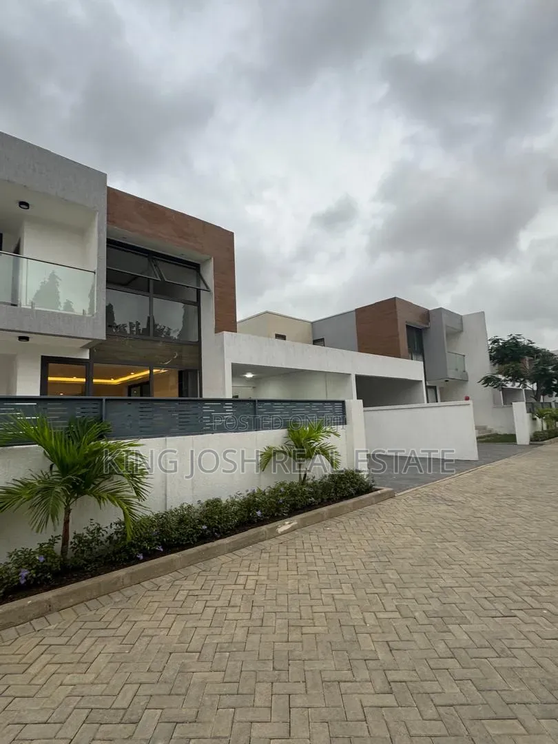 4bdrm House in Spintex, Baatsona Total for rent