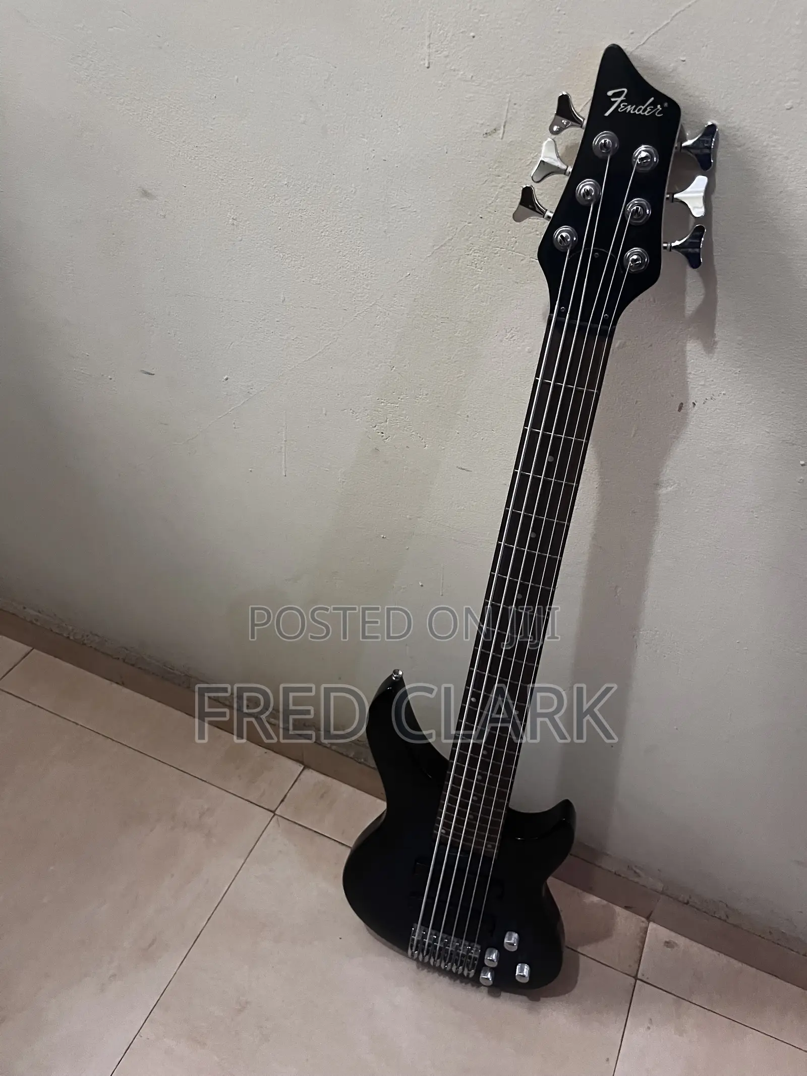 6 Strings Electric Base Guitar
