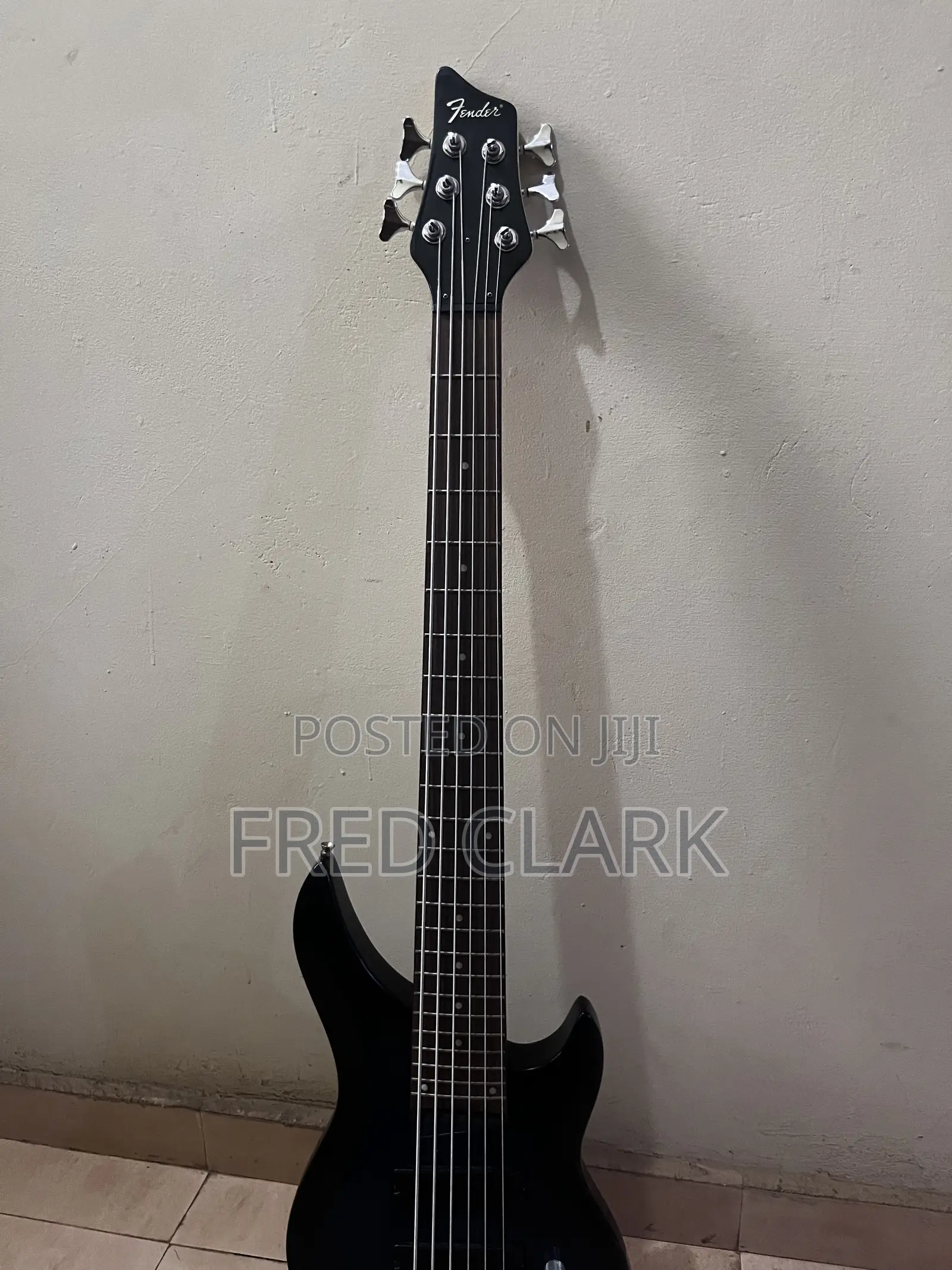 6 Strings Electric Base Guitar