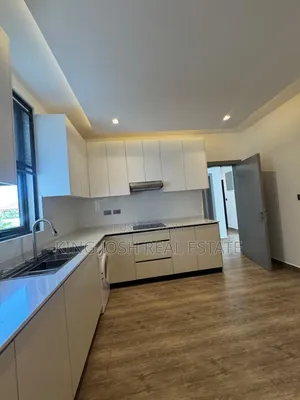 4bdrm House in Spintex, Baatsona Total for rent