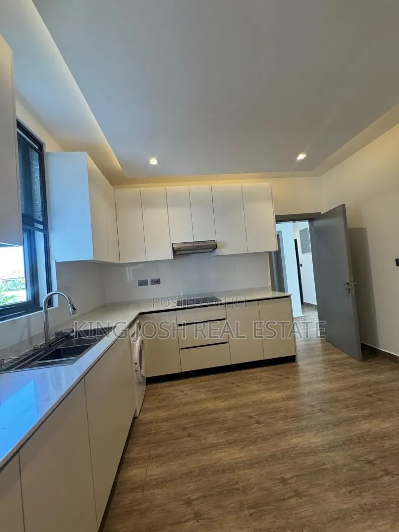 4bdrm House in Spintex, Baatsona Total for rent