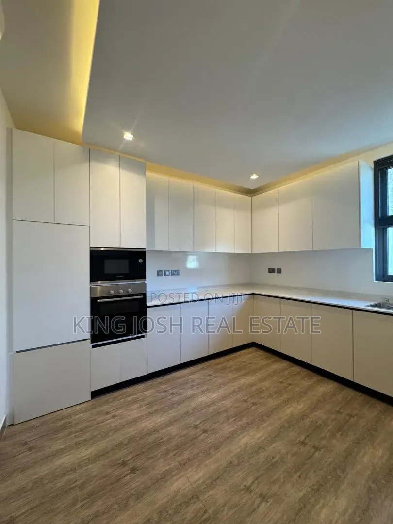 4bdrm House in Spintex, Baatsona Total for rent