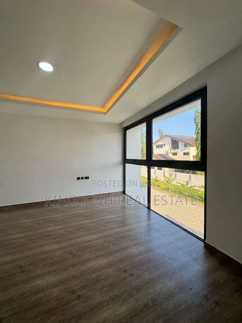 4bdrm House in Spintex, Baatsona Total for rent