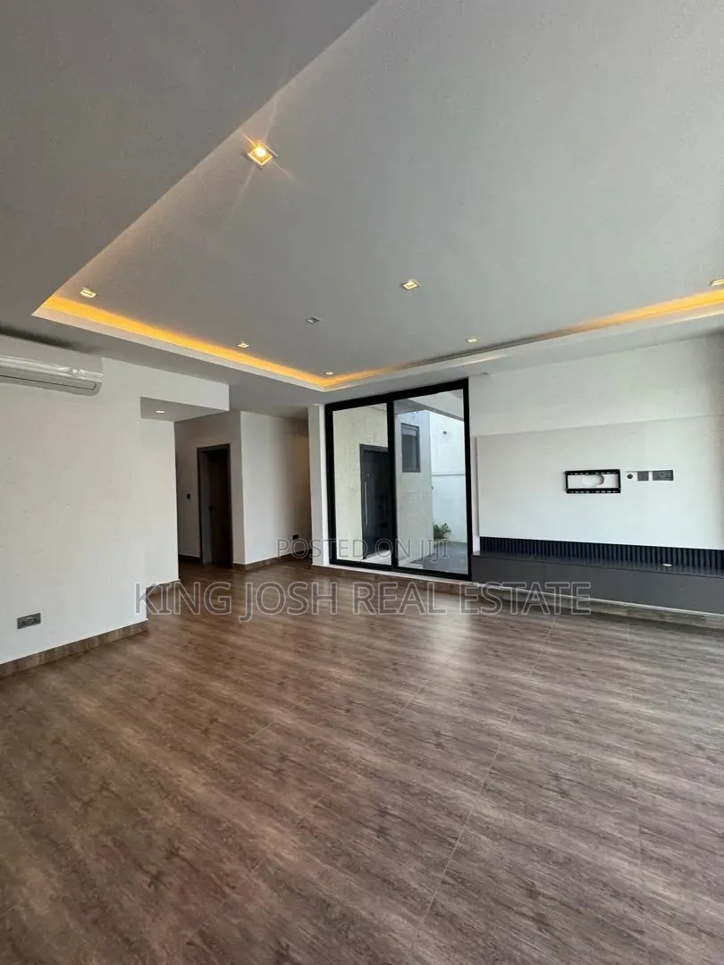 4bdrm House in Spintex, Baatsona Total for rent