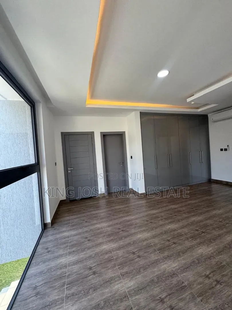 4bdrm House in Spintex, Baatsona Total for rent