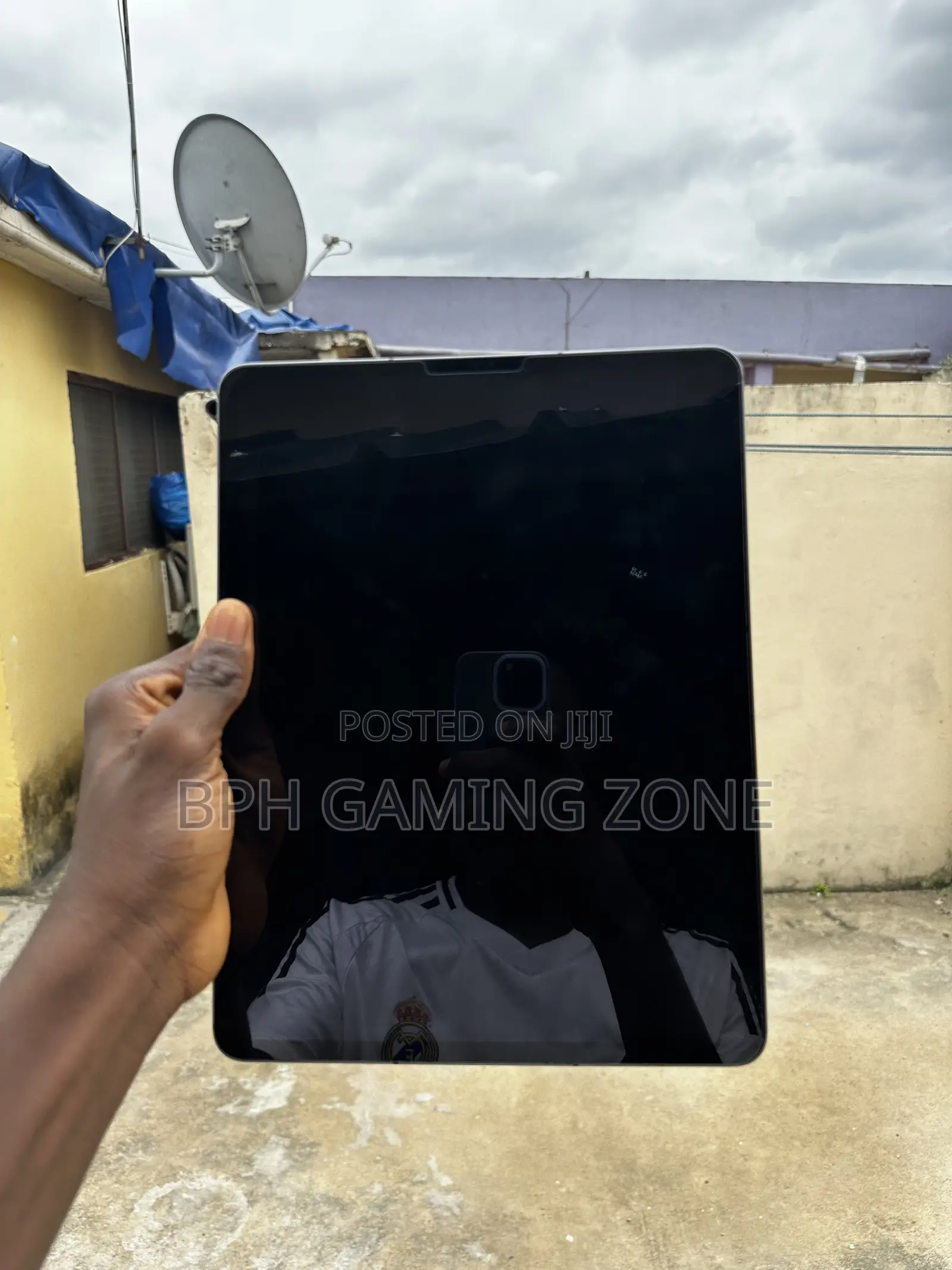 Apple iPad Pro 12.9 (2022) 256 GB Gray