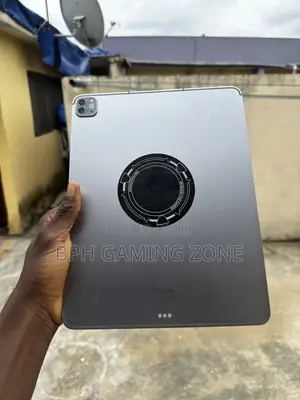 Apple iPad Pro 12.9 (2022) 256 GB Gray