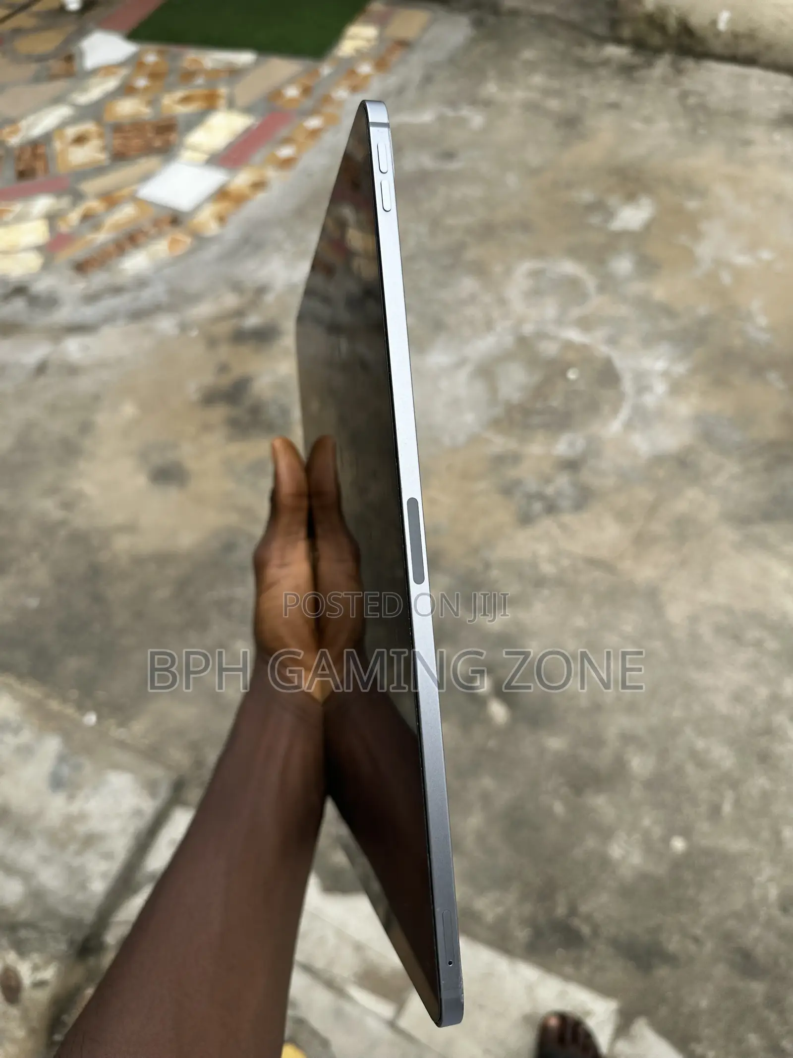 Apple iPad Pro 12.9 (2022) 256 GB Gray