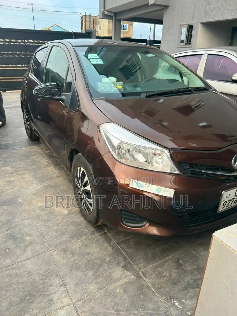 Toyota Vitz 2012 Brown