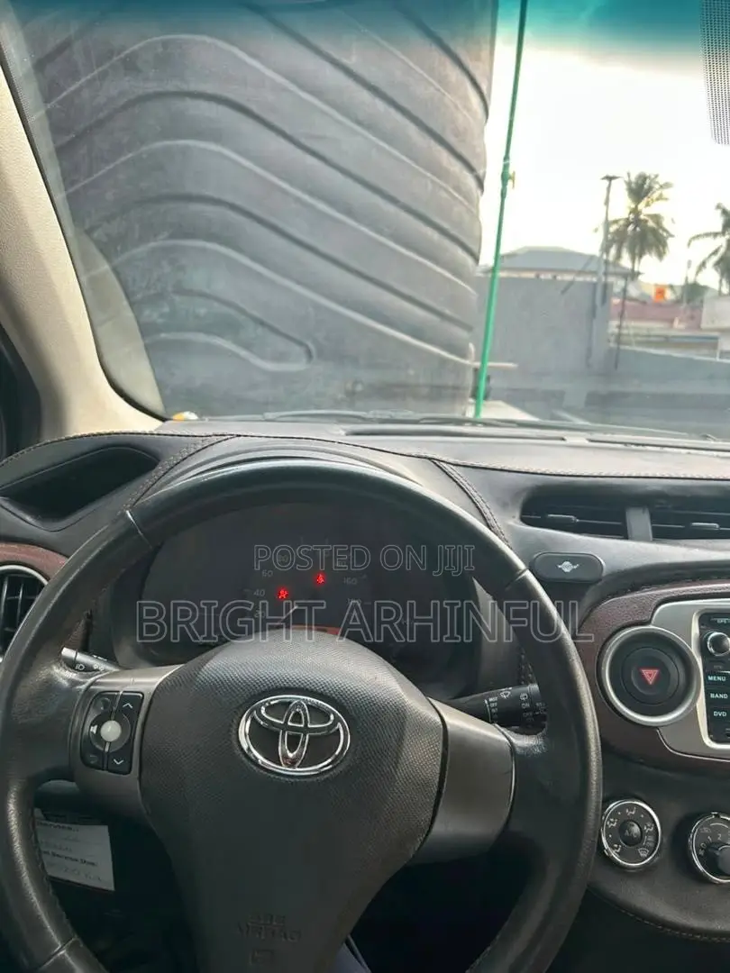 Toyota Vitz 2012 Brown
