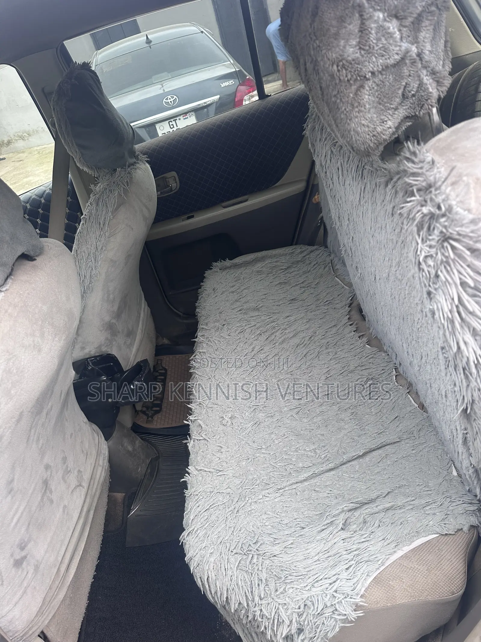 Toyota Vitz 1.3 FWD 5dr 2010 Silver