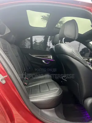 Mercedes-Benz E300 4Matic AWD Sedan (2.0L 4cyl 9A) 2017 Red