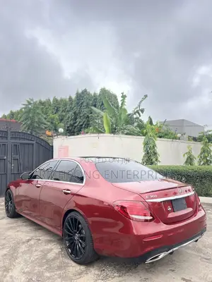 Mercedes-Benz E300 4Matic AWD Sedan (2.0L 4cyl 9A) 2017 Red