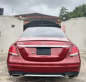 Mercedes-Benz E300 4Matic AWD Sedan (2.0L 4cyl 9A) 2017 Red
