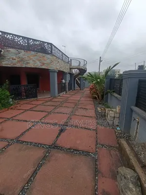 3bdrm Apartment in Pokuase Rocky Down for rent