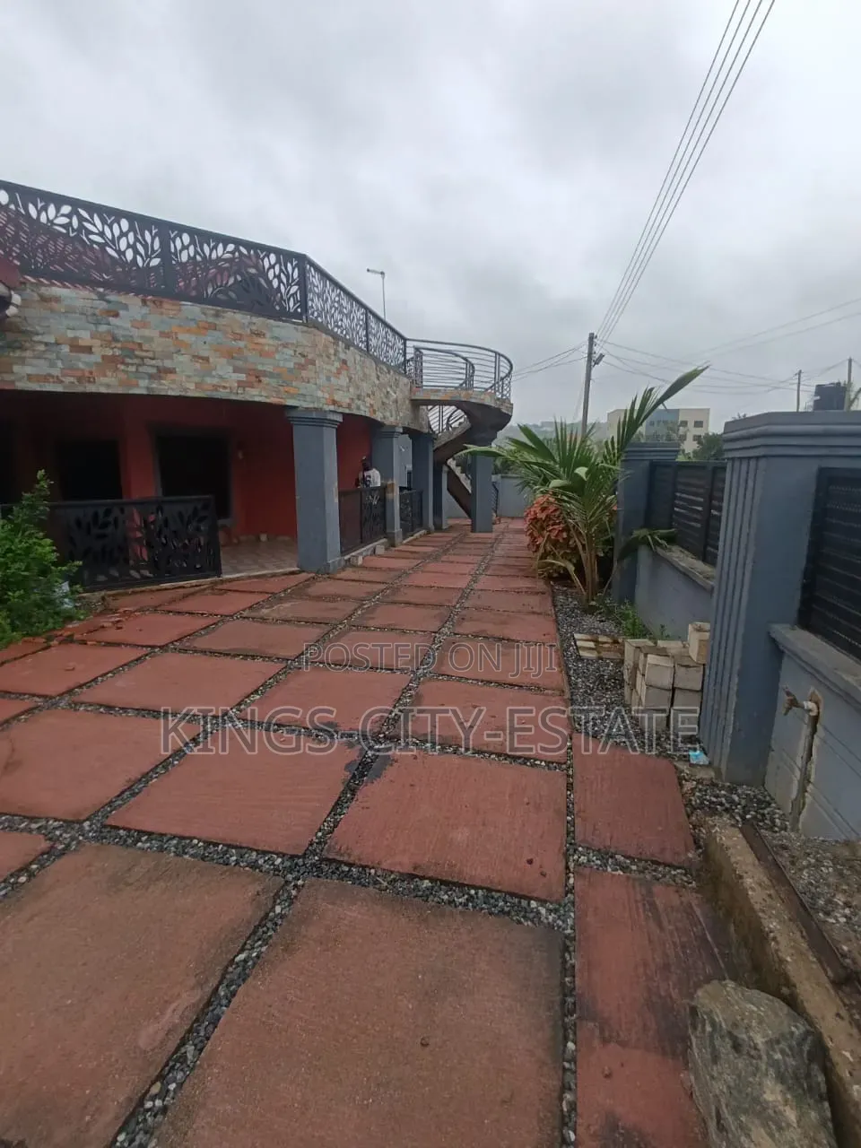 3bdrm Apartment in Pokuase Rocky Down for rent