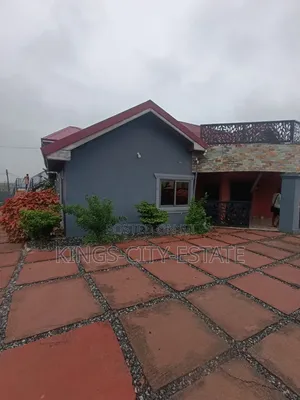 3bdrm Apartment in Pokuase Rocky Down for rent