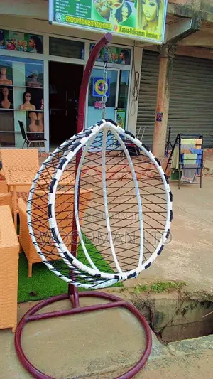 Swinging Metal Frame Woven Hanging Chairs