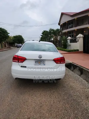 Volkswagen Passat 2013 White