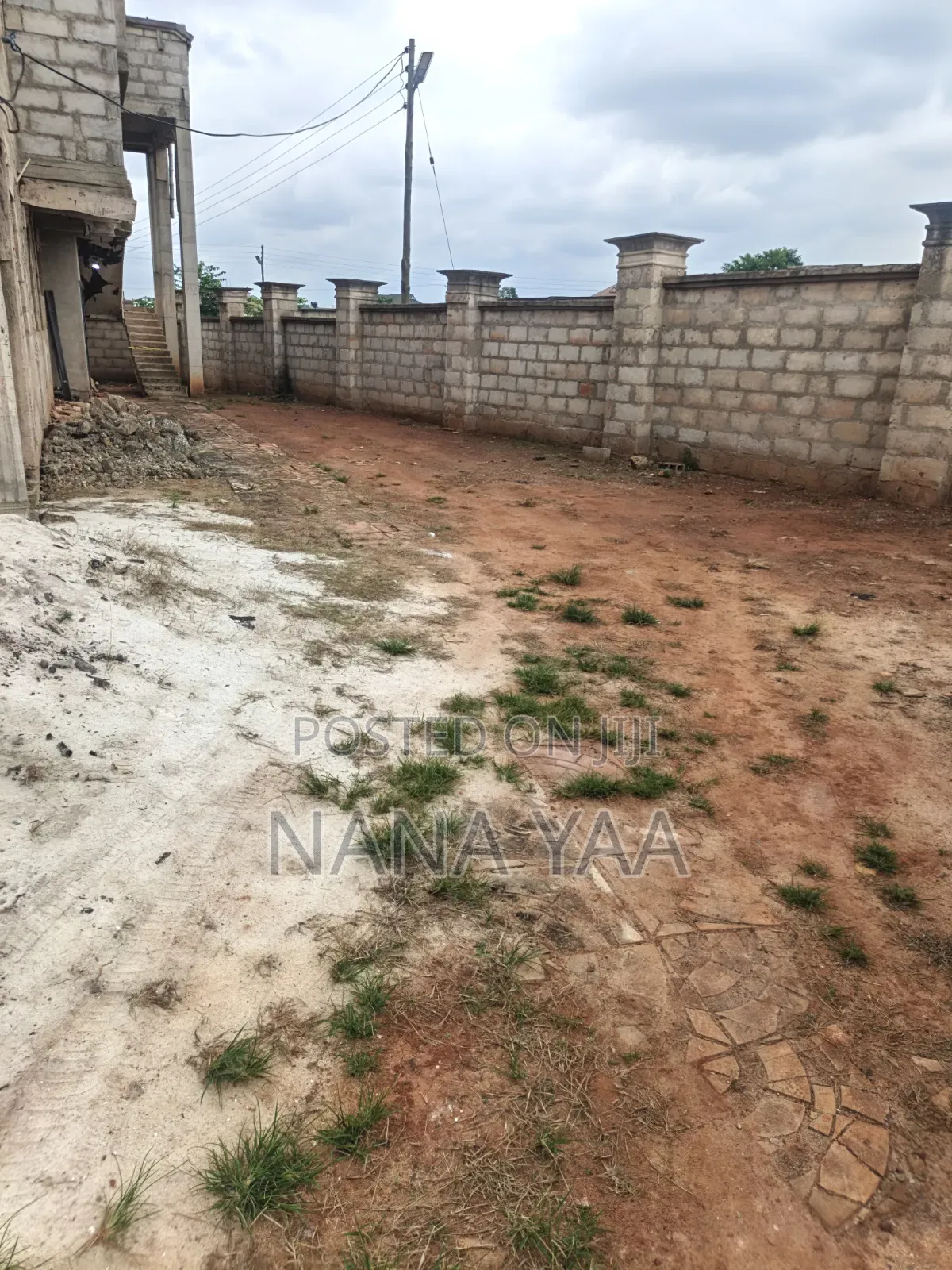 13bdrm Duplex in Apromase-, Kumasi Metropolitan for sale