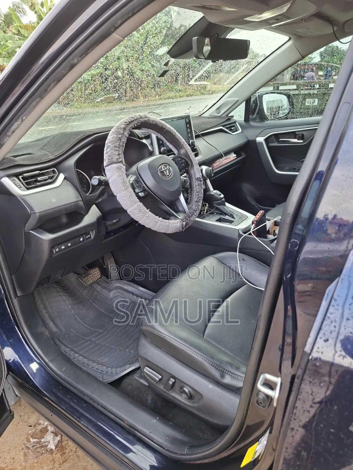 Toyota RAV4 XLE Premium 2021 Blue