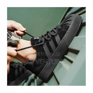 Gentle Sleek Men Sneakers