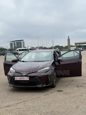 Toyota Corolla SE Special Edition 4dr Sedan (1.8L 4cyl CVT) 2017 Maroon