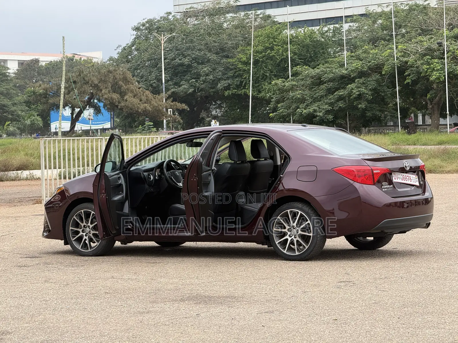 Toyota Corolla SE Special Edition 4dr Sedan (1.8L 4cyl CVT) 2017 Maroon