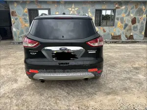 Ford Escape Titanium 4dr SUV AWD (1.6L 4cyl Turbo 6A) 2014 Beige