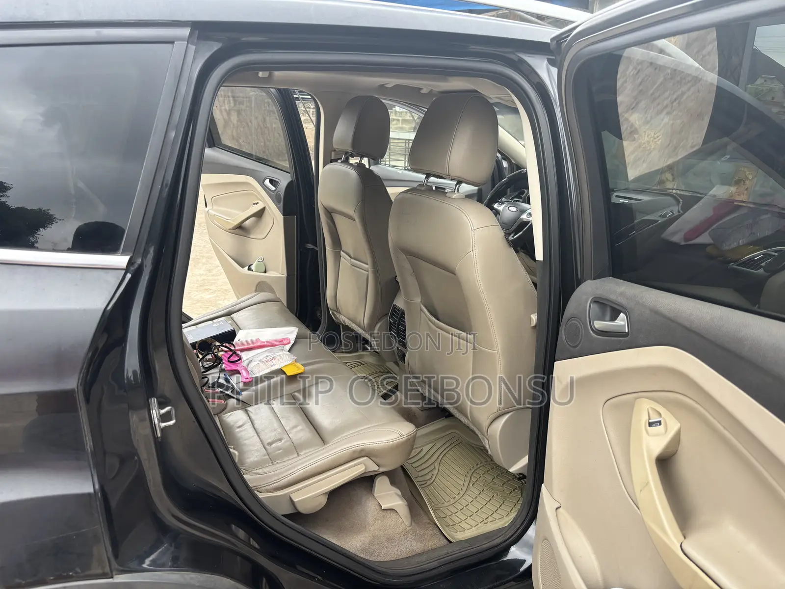 Ford Escape Titanium 4dr SUV AWD (1.6L 4cyl Turbo 6A) 2014 Beige