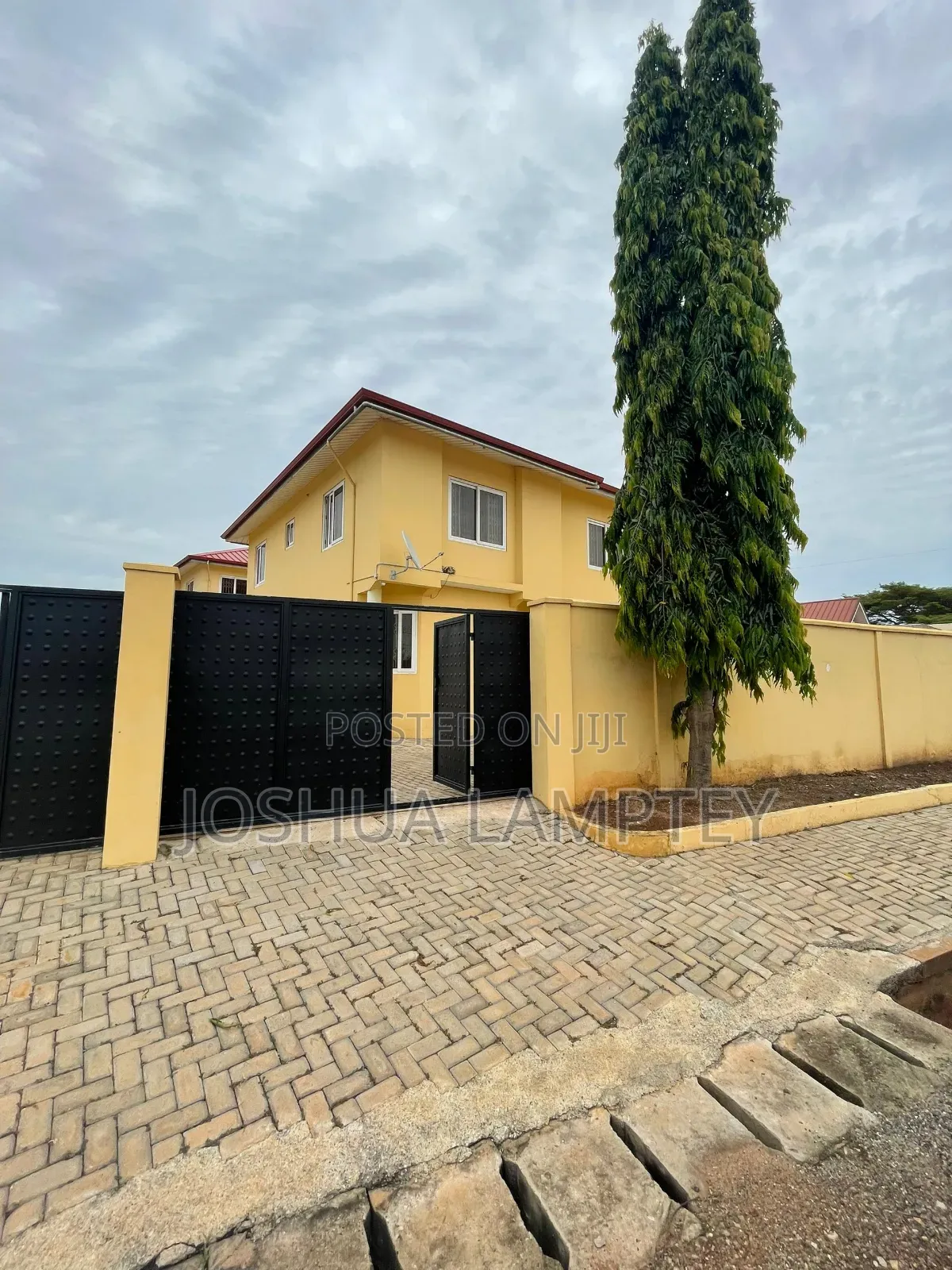 Furnished 4bdrm House in Petroleum Estate, Mile 7 for rent