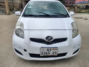 Toyota Vitz 1.0 FWD 3dr 2010 White