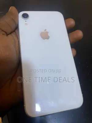 Apple iPhone XR 64 GB White