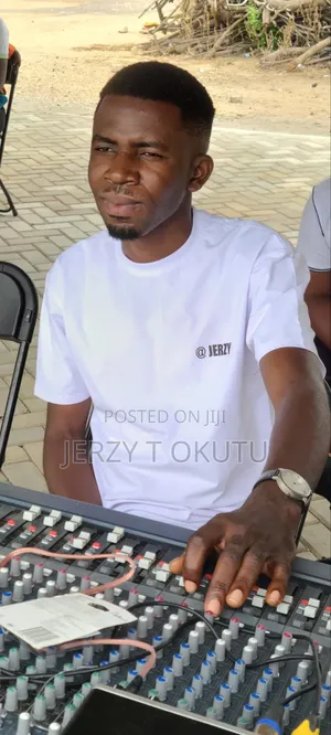 Live Sound Mixing Engineer