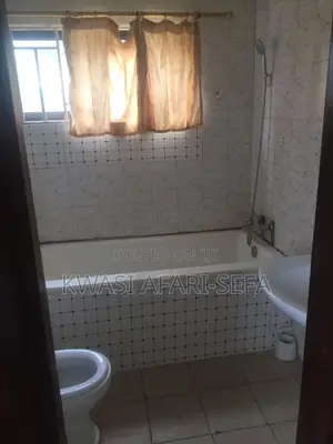 3bdrm Townhouse / Terrace in Ashongman Estates, Police Station for rent