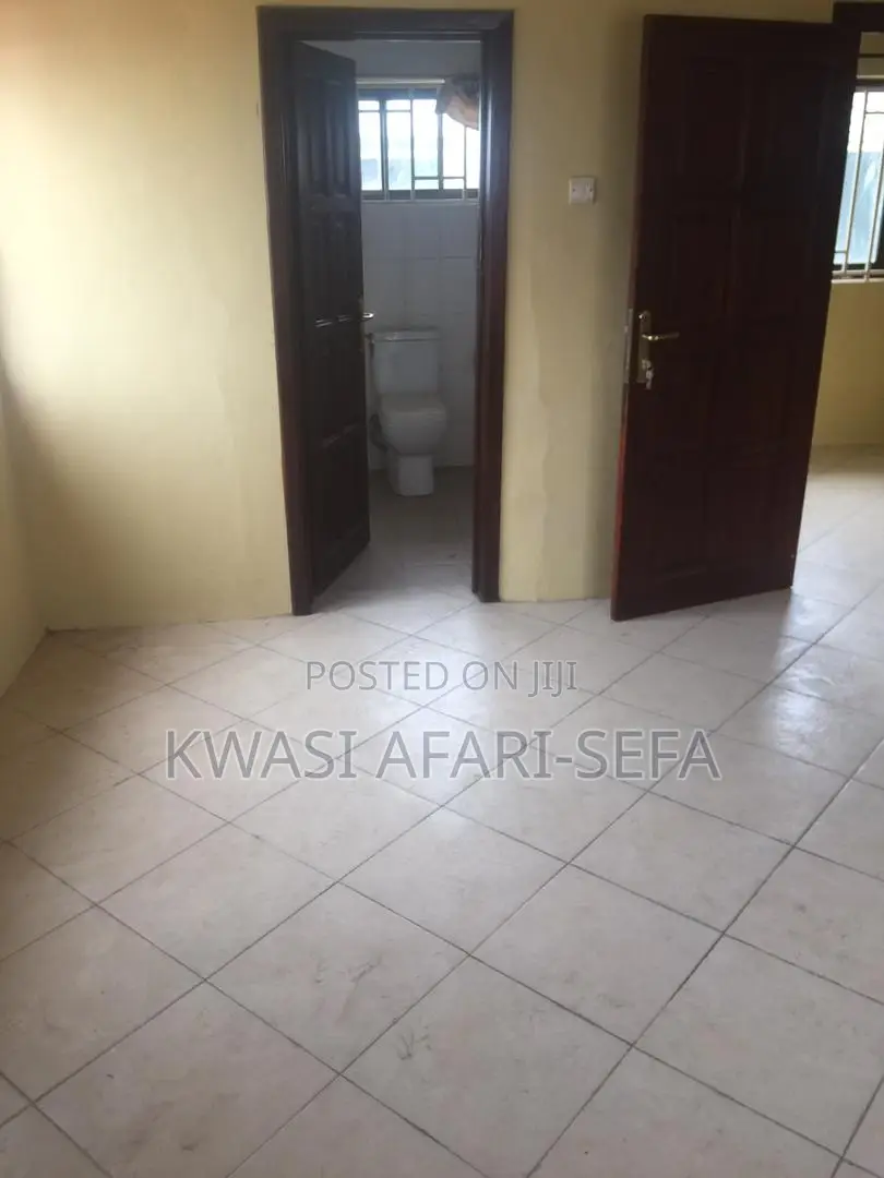 3bdrm Townhouse / Terrace in Ashongman Estates, Police Station for rent