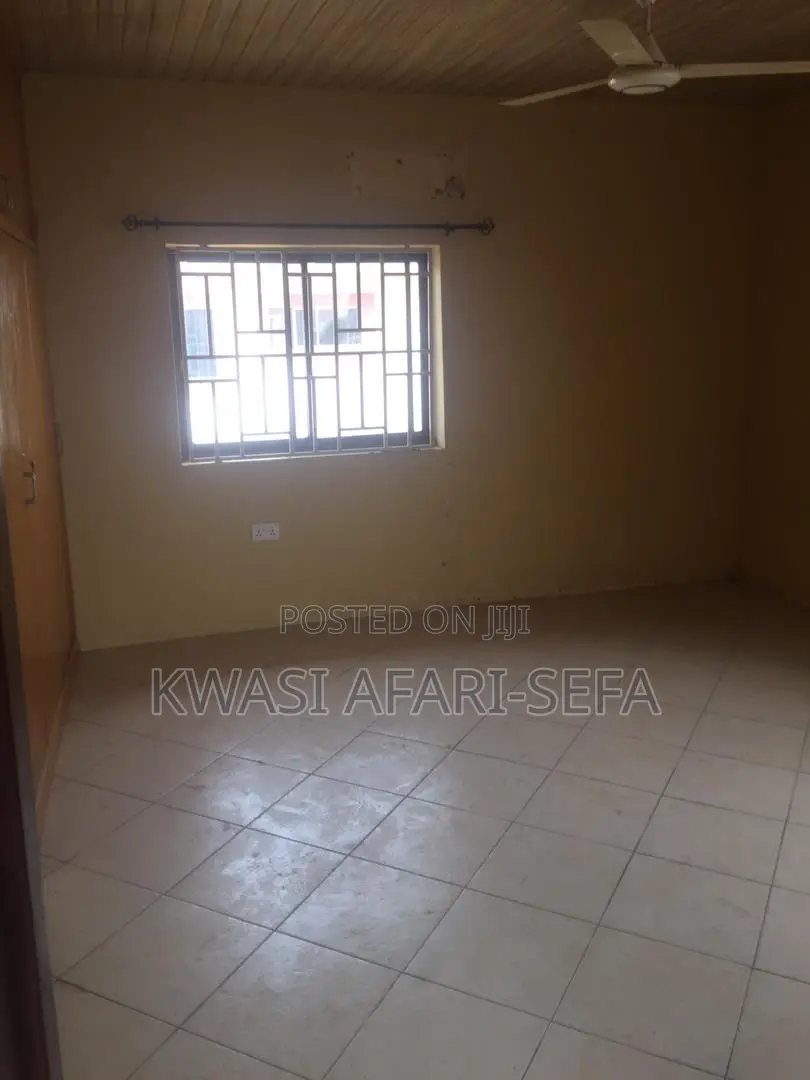 3bdrm Townhouse / Terrace in Ashongman Estates, Police Station for rent